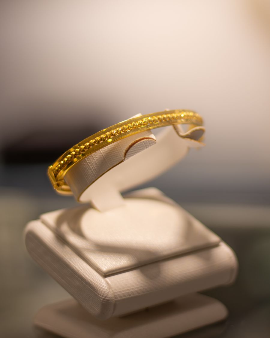 Bracelet chaine fine avec perle photographie en composition catalogue