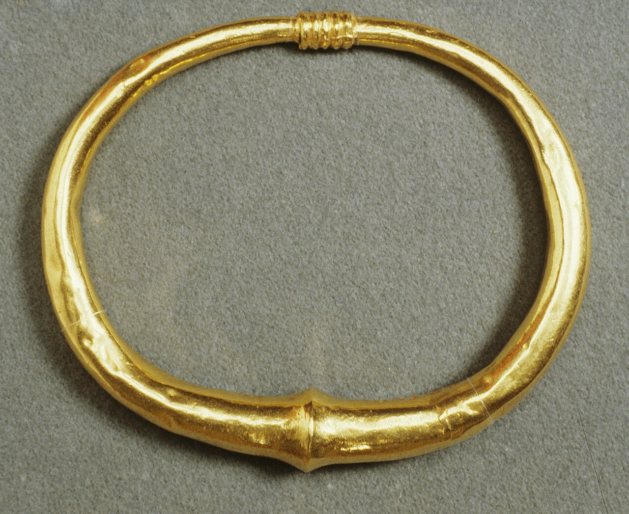 Bracelet marocain grave artisanal photographie en composition catalogue