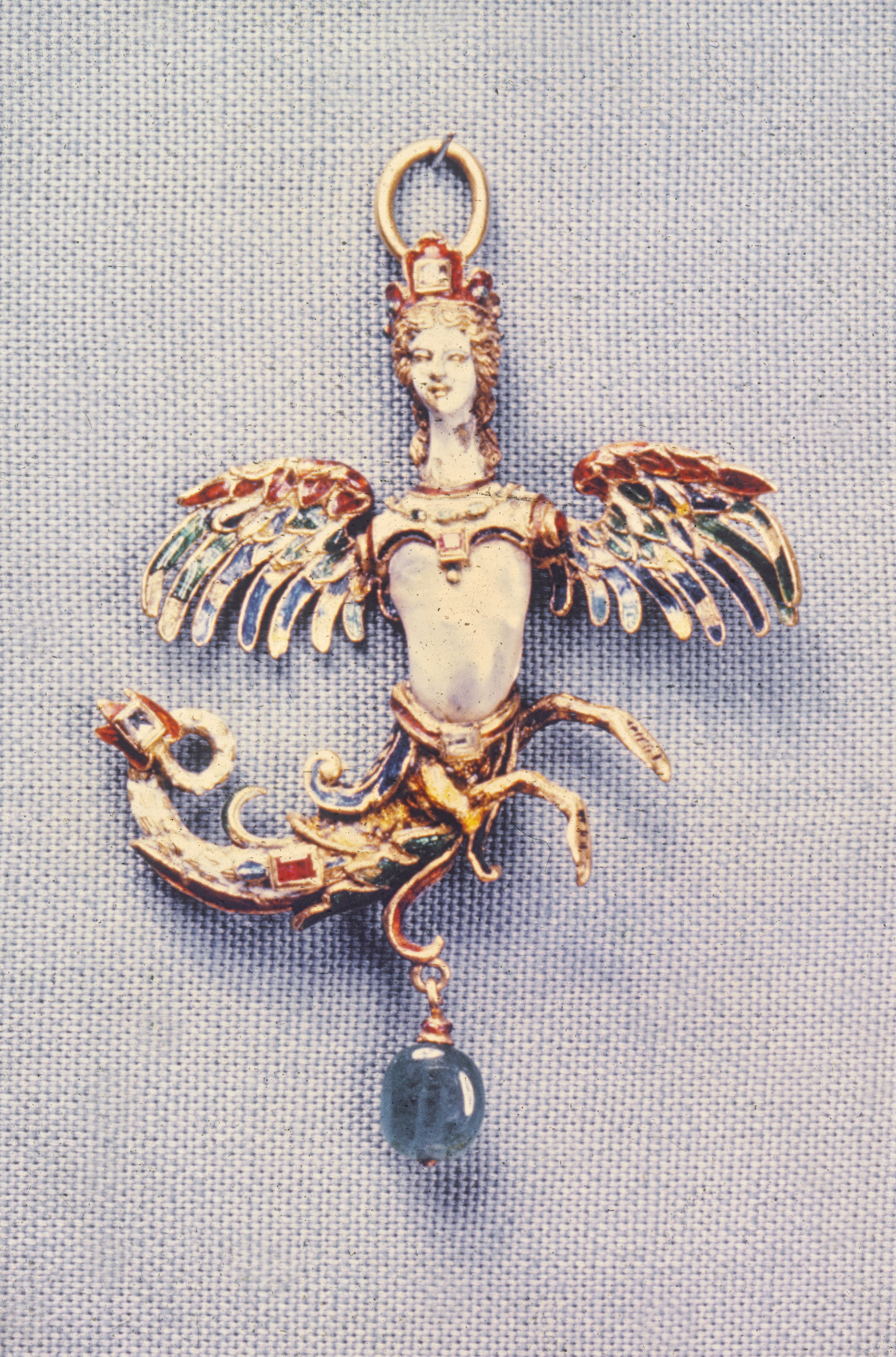 Pendentif diamant discret en or photographie en composition catalogue