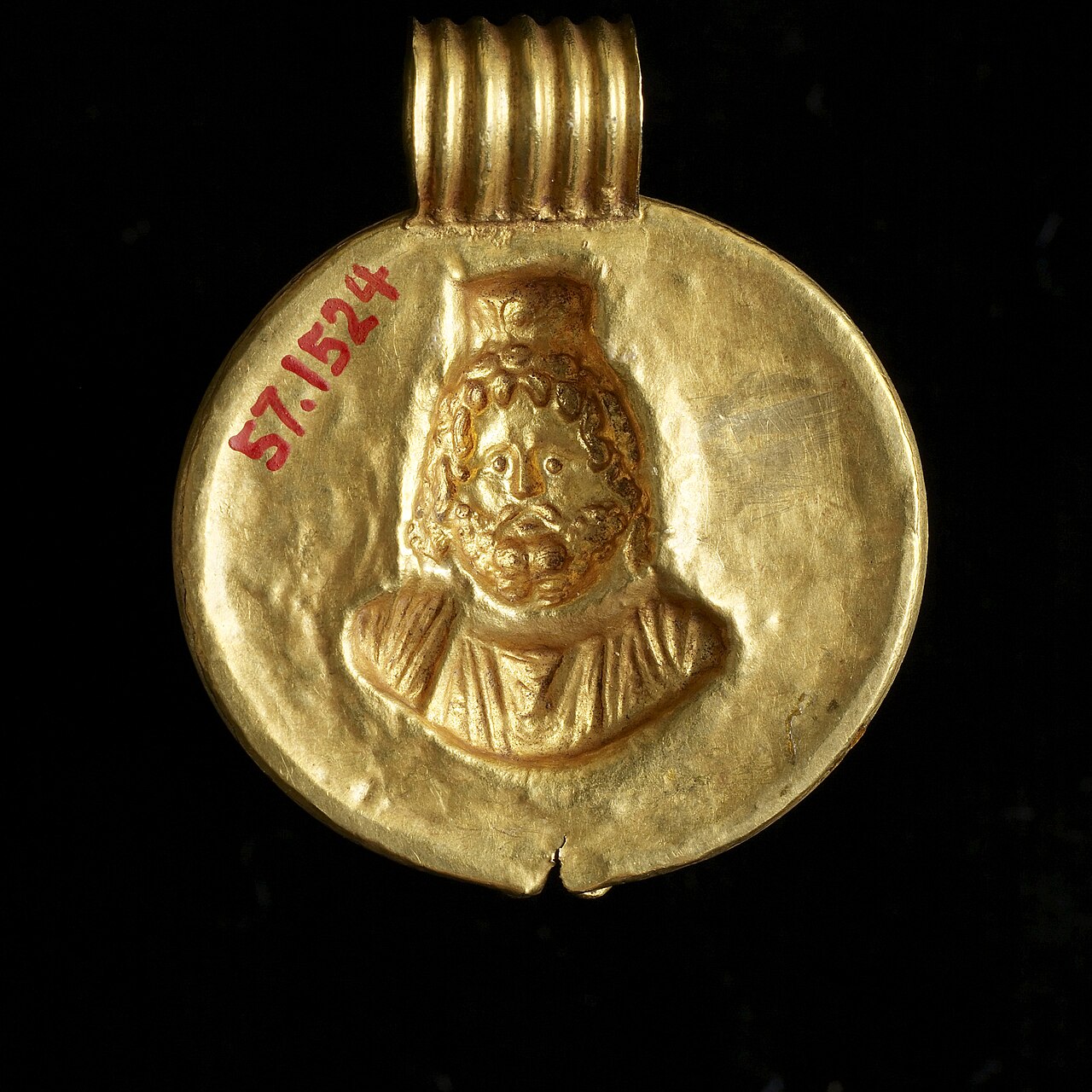 Pendentif grenat artisanal photographie en composition catalogue