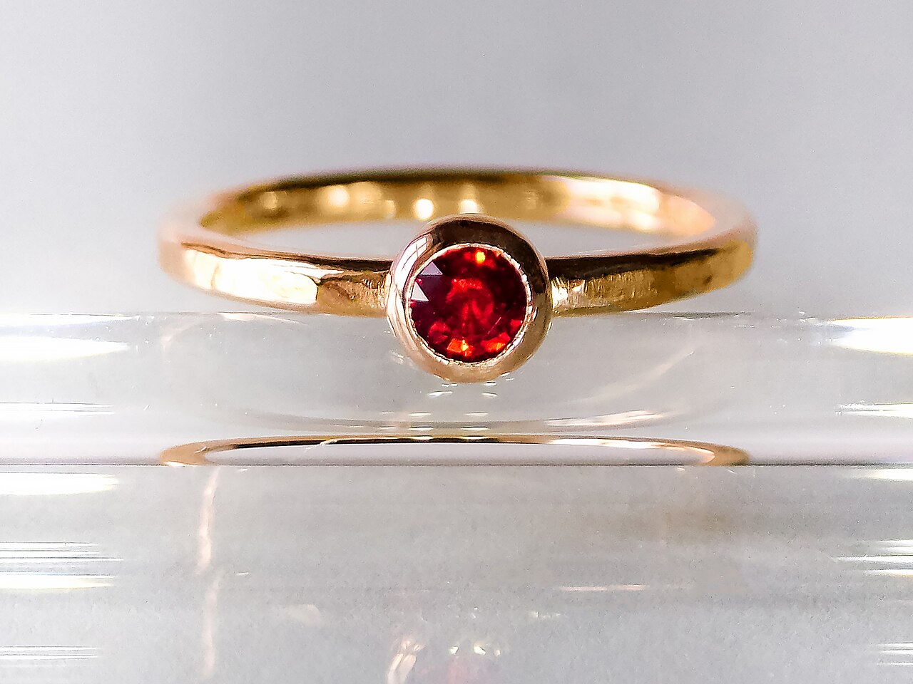 Photographie de bijoux pour la collection Alliances et bagues de mariage